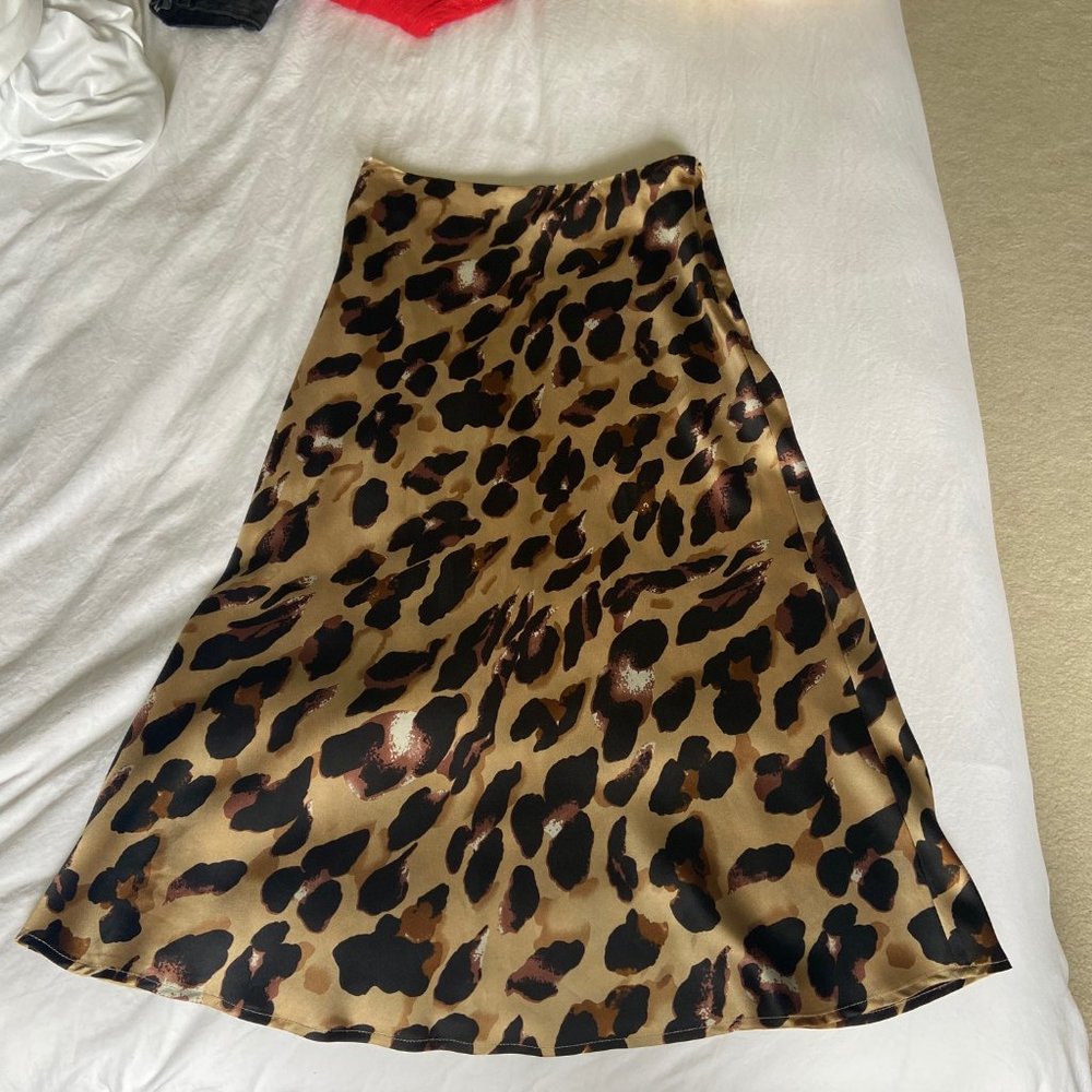 Leopard satin midi skirt